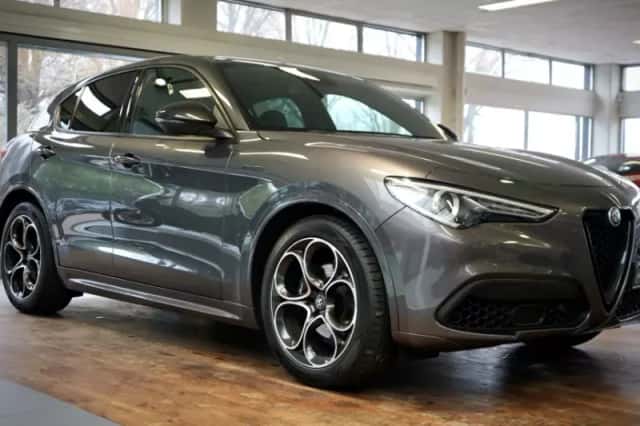 Alfa Romeo Stelvio (2021) thumbnail 1
