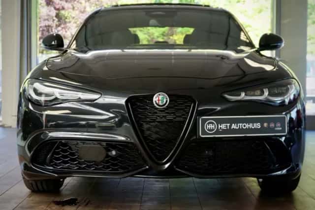 Alfa Romeo Giulia (2025) thumbnail 3