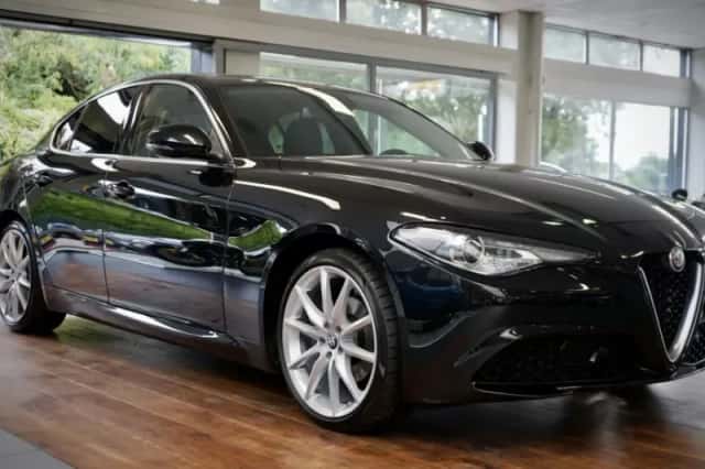 Alfa Romeo Giulia (2020) thumbnail 1