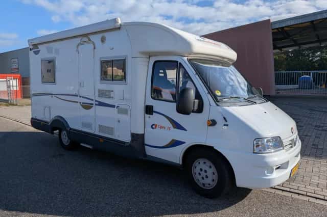 Caravans International Cipro (2002) thumbnail 1