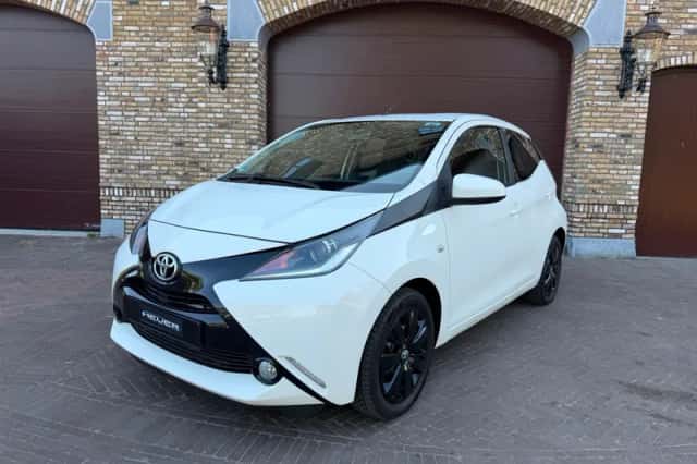 Toyota Aygo (2014) thumbnail 1