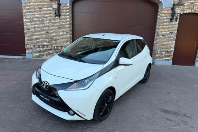 Toyota Aygo (2014) thumbnail 2