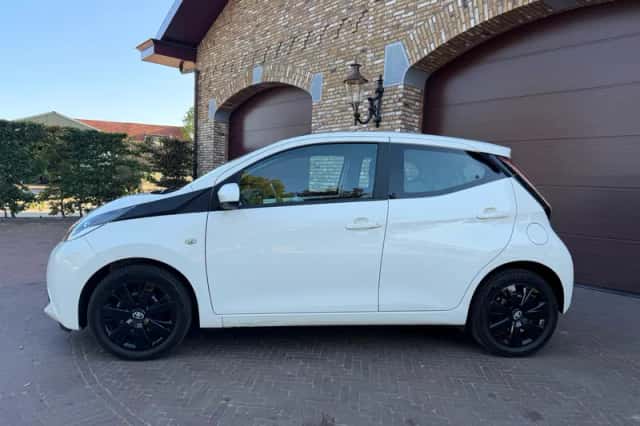 Toyota Aygo (2014) thumbnail 4