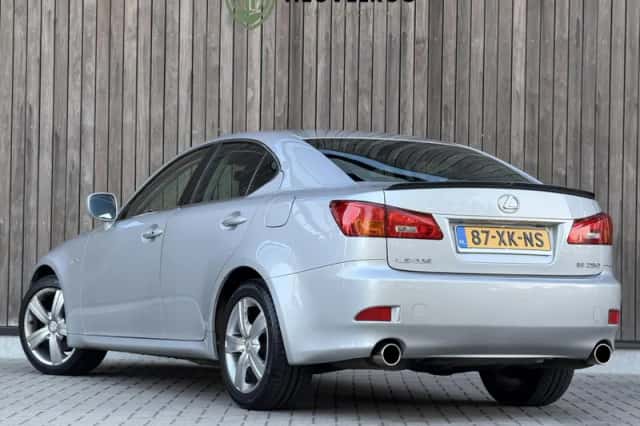 Lexus IS (2007) thumbnail 2
