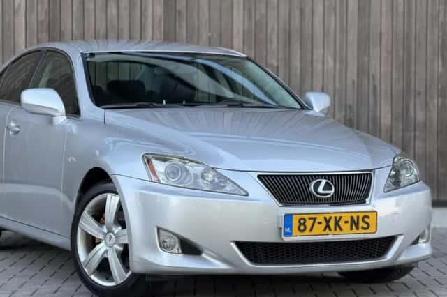 Lexus IS (2007) thumbnail 6