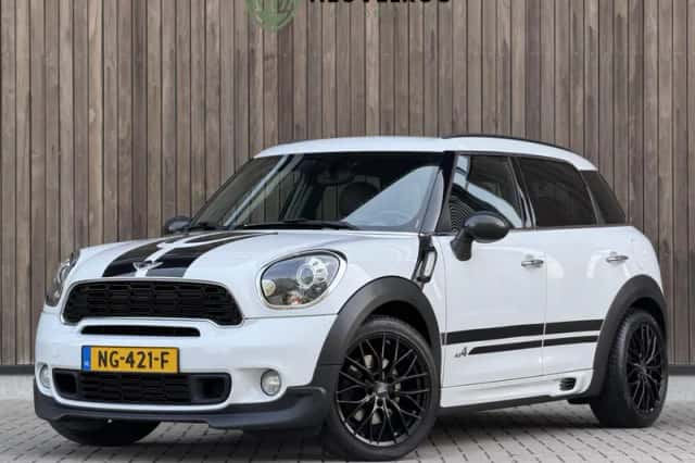 MINI Countryman (2013) thumbnail 1