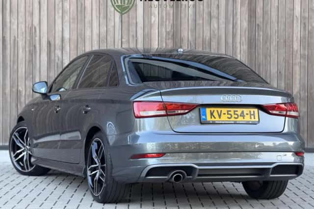 Audi A3 (2016) thumbnail 2
