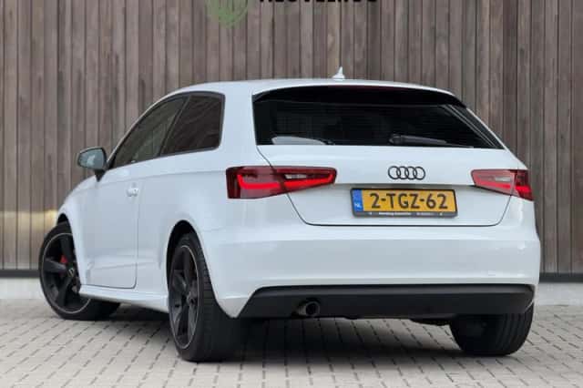Audi A3 (2014) thumbnail 2