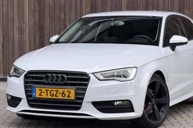 Audi A3 (2014) thumbnail 5