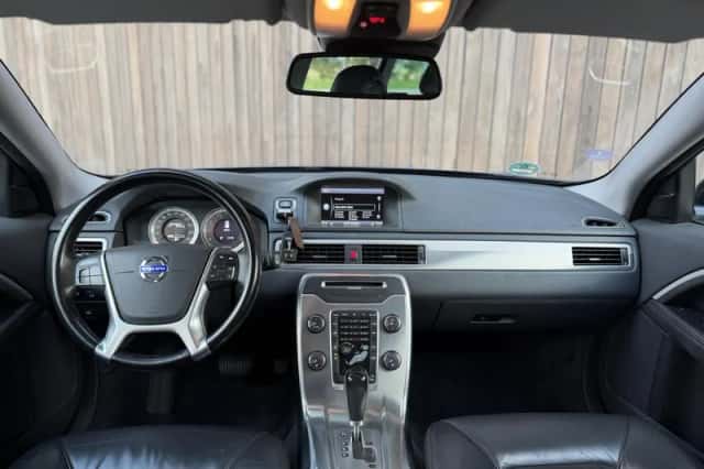 Volvo V70 (2012) thumbnail 3