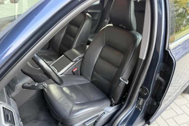 Volvo V70 (2012) thumbnail 4
