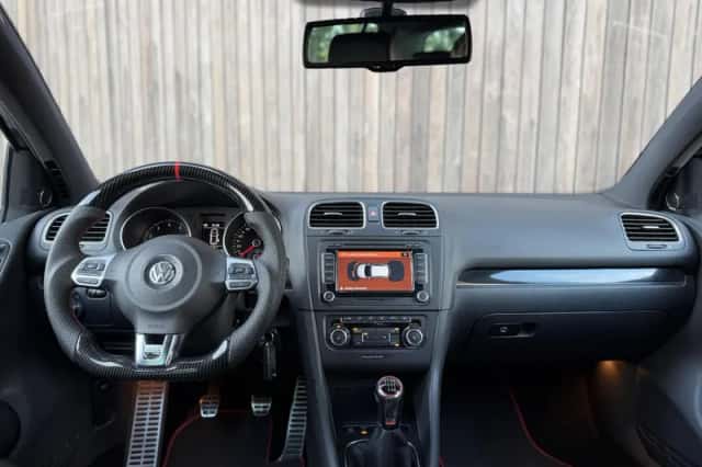 Volkswagen Golf (2009) thumbnail 3