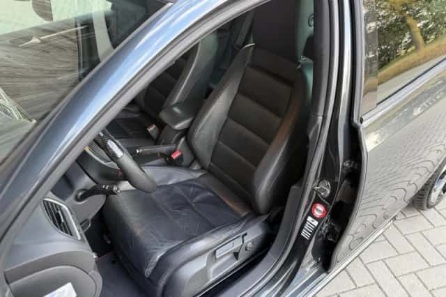 Volkswagen Golf (2009) thumbnail 4