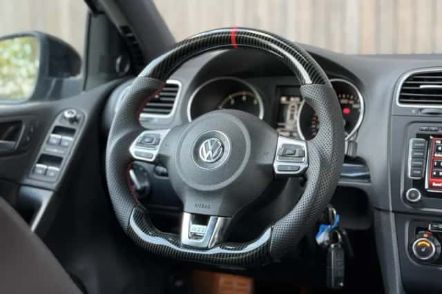 Volkswagen Golf (2009) thumbnail 5