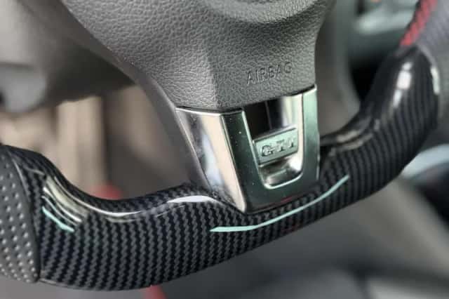 Volkswagen Golf (2009) thumbnail 6