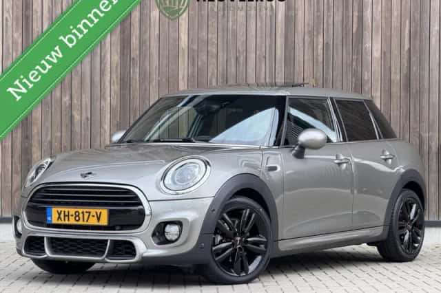 MINI Cooper (2018) thumbnail 1
