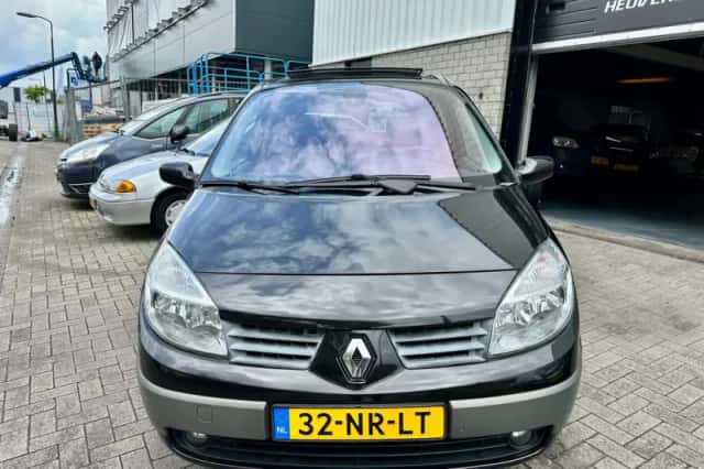 Renault Scénic (2004) thumbnail 4