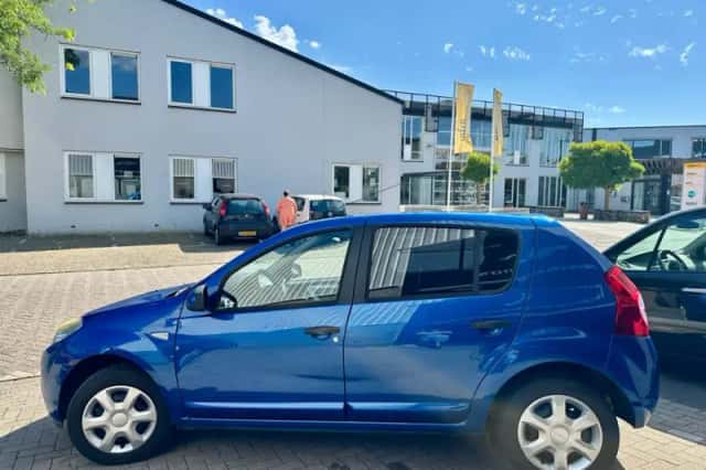 Dacia Sandero (2010) thumbnail 4