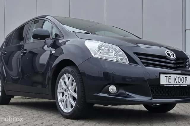 Toyota Verso (2012) thumbnail 2