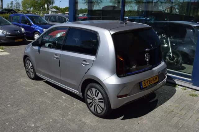 Volkswagen e-Up! (2018) thumbnail 3