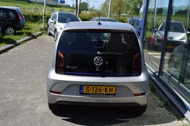 Volkswagen e-Up! (2018) thumbnail 4