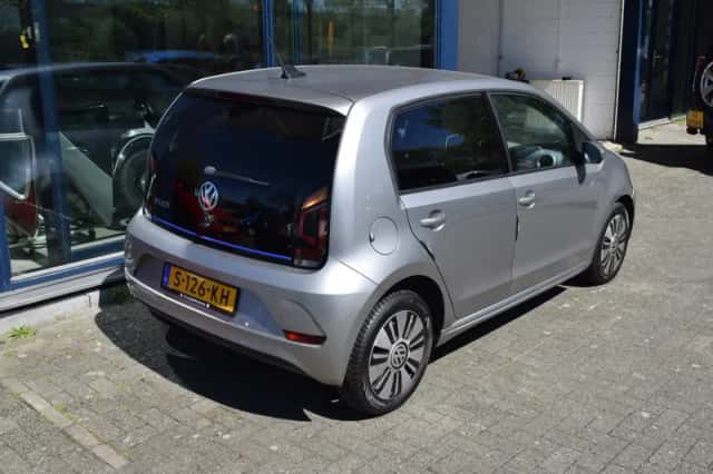 Volkswagen e-Up! (2018) thumbnail 5