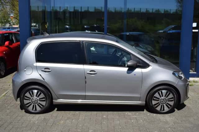 Volkswagen e-Up! (2018) thumbnail 6
