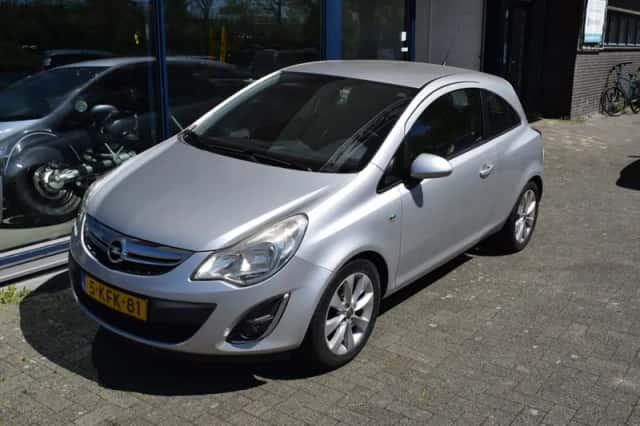 Opel Corsa (2013) thumbnail 1