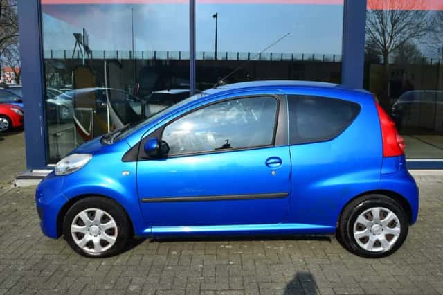 Peugeot 107 (2011) thumbnail 2