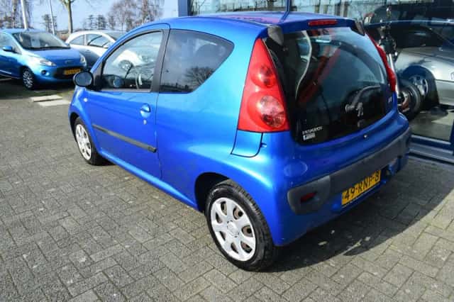 Peugeot 107 (2011) thumbnail 3