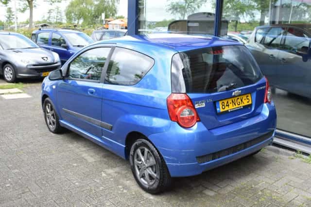 Chevrolet Aveo (2010) thumbnail 3