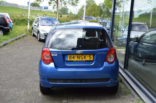 Chevrolet Aveo (2010) thumbnail 4
