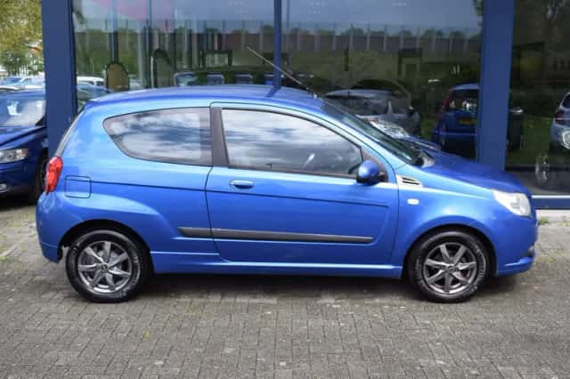 Chevrolet Aveo (2010) thumbnail 6
