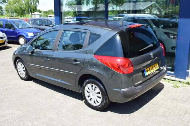 Peugeot 207 (2010) thumbnail 3