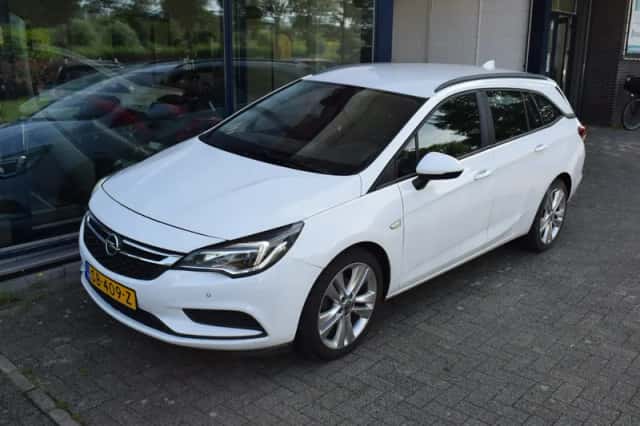 Opel Astra (2018) thumbnail 1
