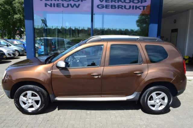 Dacia Duster (2010) thumbnail 2