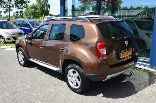 Dacia Duster (2010) thumbnail 3
