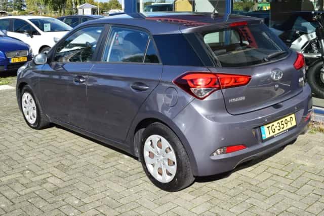 Hyundai i20 (2018) thumbnail 3
