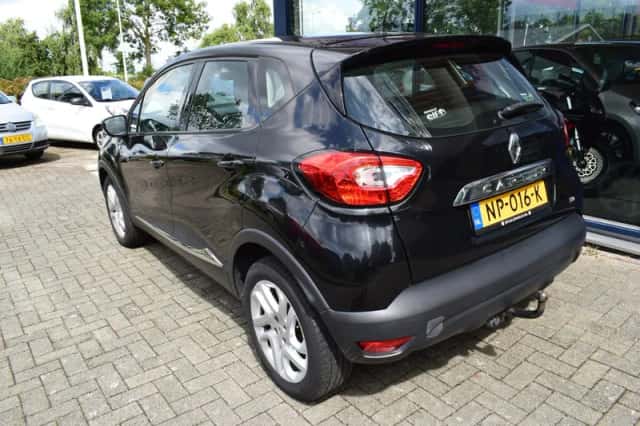 Renault Captur (2016) thumbnail 3