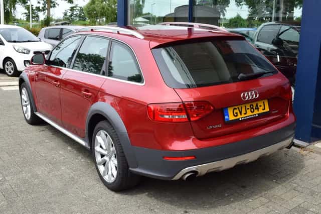 Audi A4 Allroad (2009) thumbnail 3
