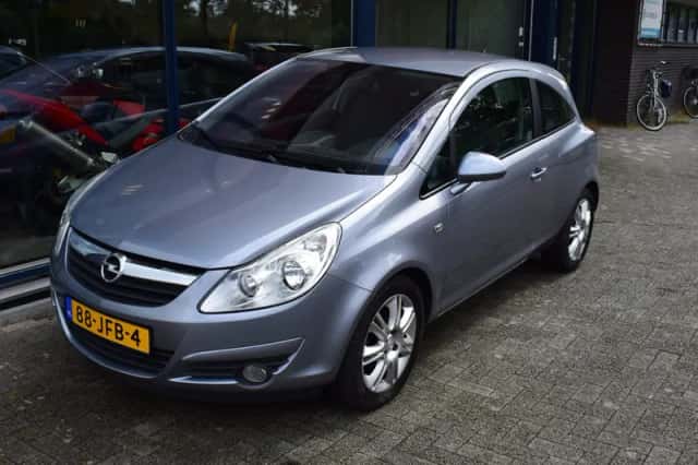 Opel Corsa (2009) thumbnail 1