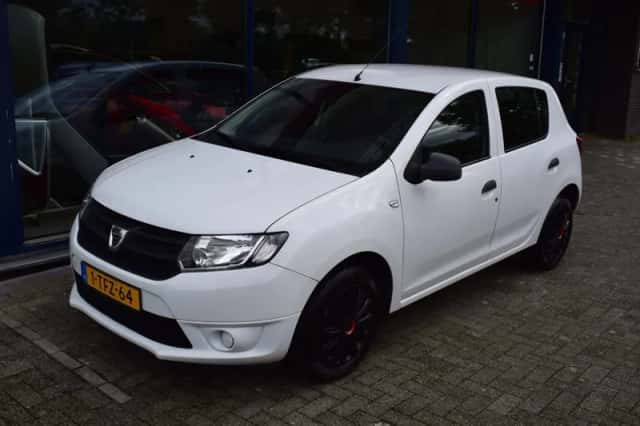 Dacia Sandero (2014) thumbnail 1