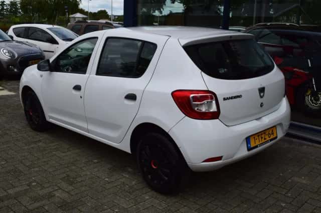 Dacia Sandero (2014) thumbnail 3