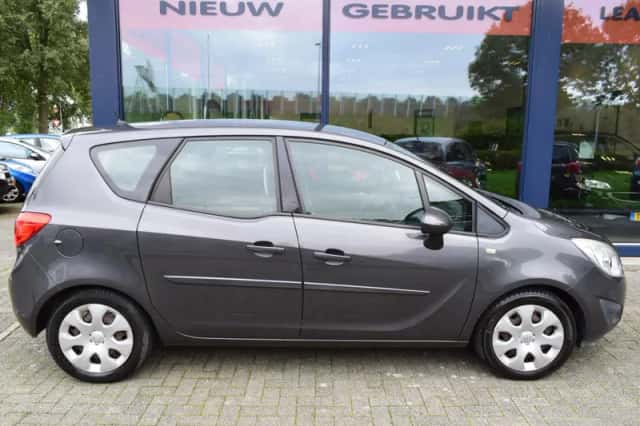 Opel Meriva (2011) thumbnail 6