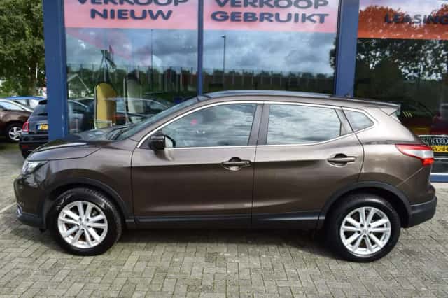 Nissan Qashqai (2015) thumbnail 2