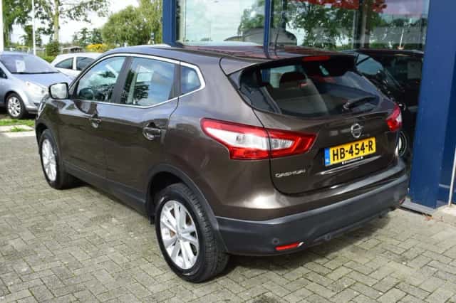 Nissan Qashqai (2015) thumbnail 3