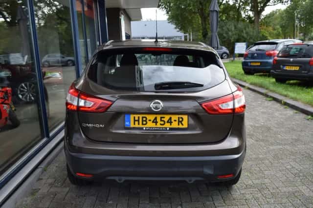 Nissan Qashqai (2015) thumbnail 4
