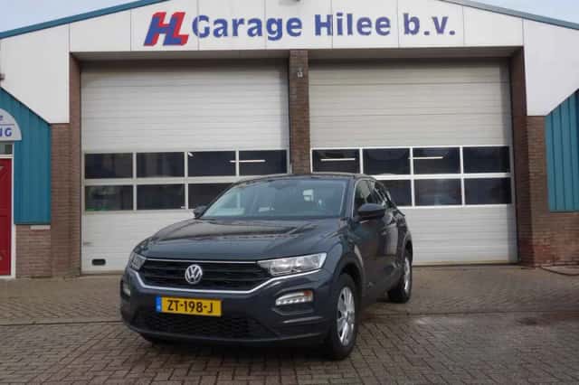 Volkswagen T-Roc (2019) thumbnail 1