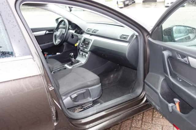 Volkswagen Passat (2013) thumbnail 5