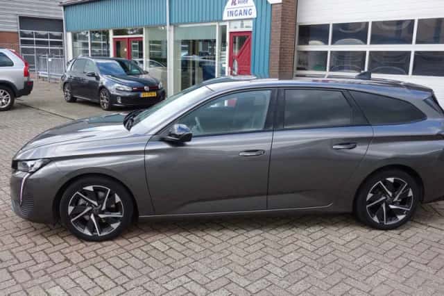 Peugeot 308 (2022) thumbnail 2